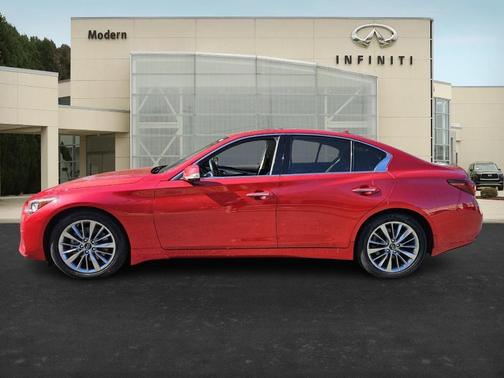 2023 INFINITI Q50 LUXE