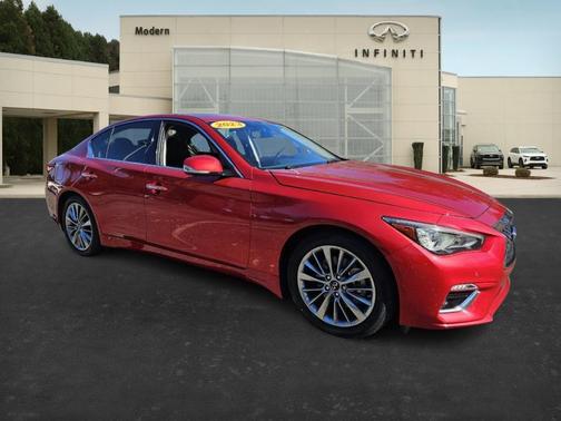2023 INFINITI Q50 LUXE