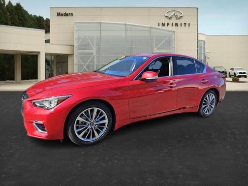 2023 INFINITI Q50 LUXE
