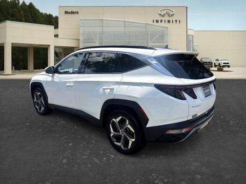 White 2024 Hyundai TUCSON Limited