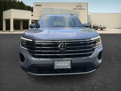 Silver Mist Metallic 2025 Volkswagen Atlas 2.0T SE w/Technology