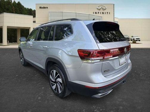 Silver Mist Metallic 2025 Volkswagen Atlas 2.0T SE w/Technology