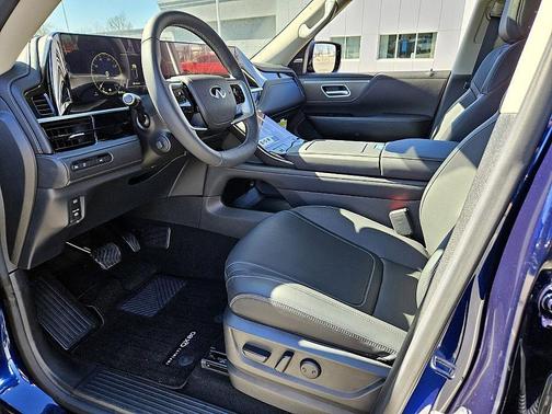 2025 INFINITI QX80 PURE