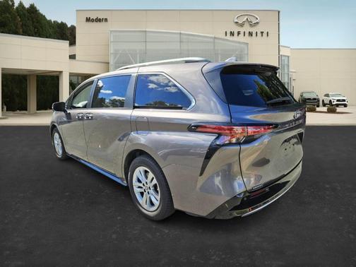 2022 Toyota Sienna Limited
