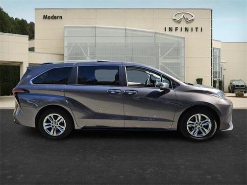 2022 Toyota Sienna Limited