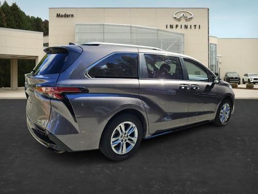 2022 Toyota Sienna Limited