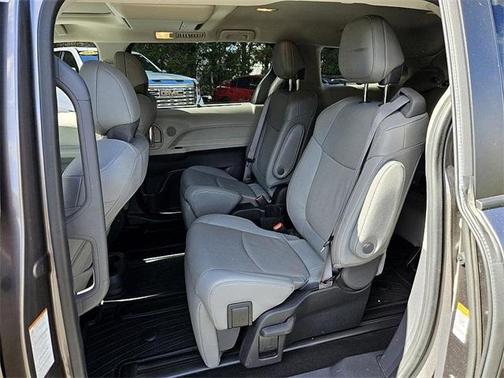 2022 Toyota Sienna Limited