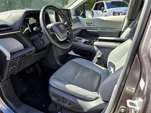 2022 Toyota Sienna Limited
