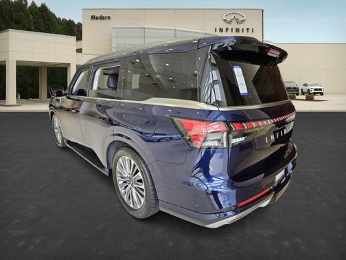2025 INFINITI QX80 Luxe