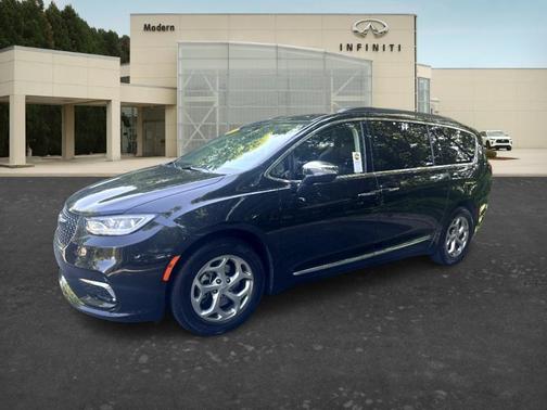 Black 2023 Chrysler Pacifica Limited