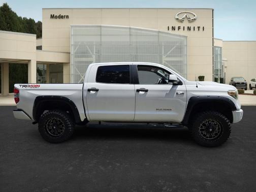 2018 Toyota Tundra SR5