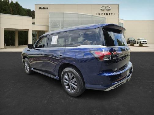 2025 INFINITI QX80 PURE
