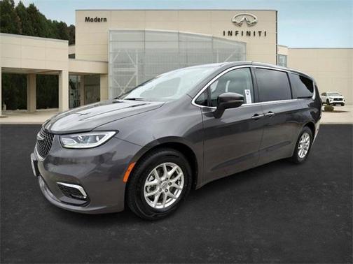 2023 Chrysler Pacifica Touring-L