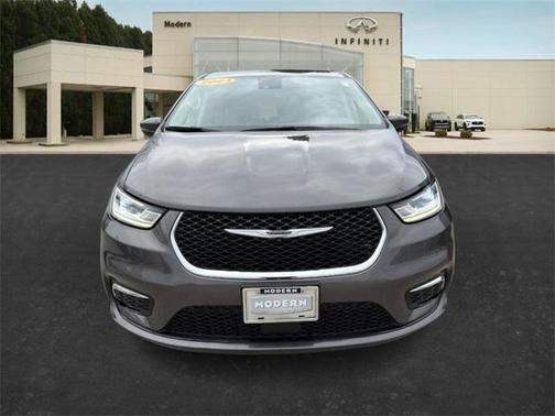 2023 Chrysler Pacifica Touring-L