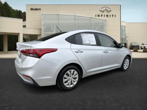 2020 Hyundai Accent SE