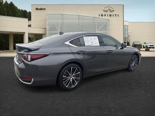 2024 Lexus ES 300h 