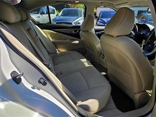 2015 INFINITI Q50 Premium