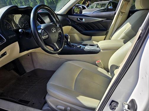 2015 INFINITI Q50 Premium