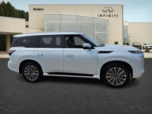 2025 INFINITI QX80 Luxe