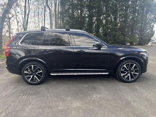Black 2021 Volvo XC90 T6 Momentum 6 Passenger
