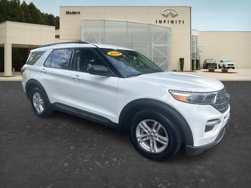 White 2022 Ford Explorer XLT