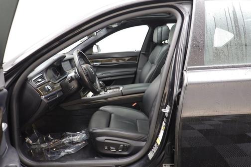 2014 BMW 750 i xDrive