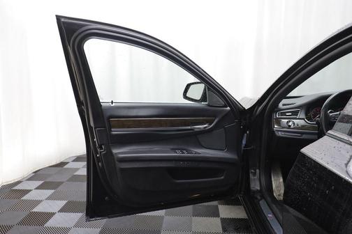 2014 BMW 750 i xDrive