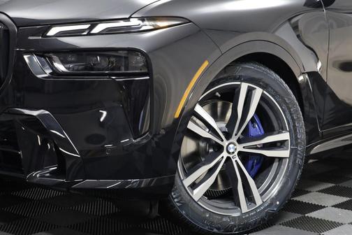 Black Sapphire Metallic 2027 BMW X7 xDrive40i