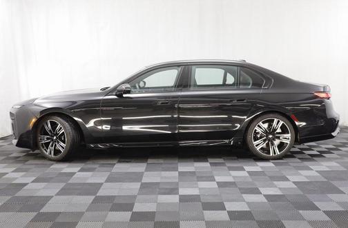 2025 BMW 760 xDrive