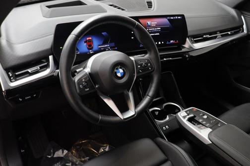 2025 BMW X2 xDrive28i