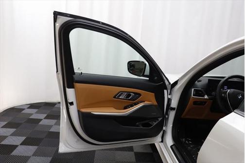 2023 BMW 330 xDrive