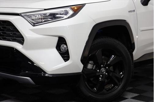 2020 Toyota RAV4 Hybrid SE