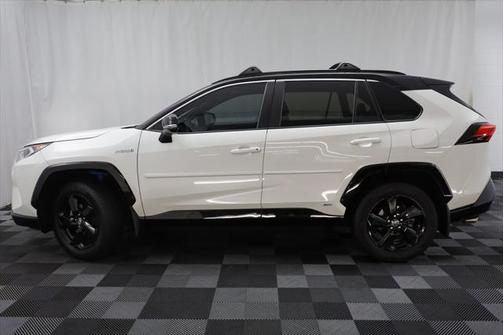 2020 Toyota RAV4 Hybrid SE