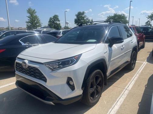 2020 Toyota RAV4 Hybrid SE