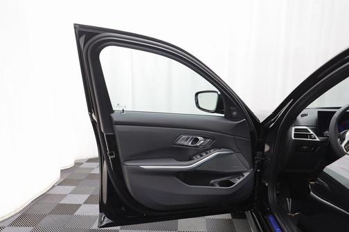 2026 BMW 330 i xDrive