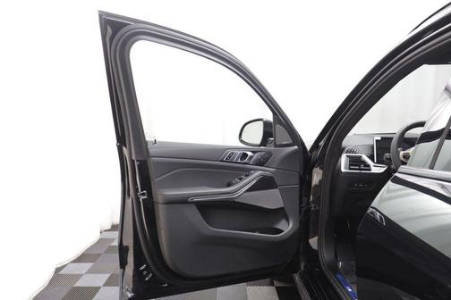 Black Sapphire Metallic 2026 BMW X5 xDrive40i