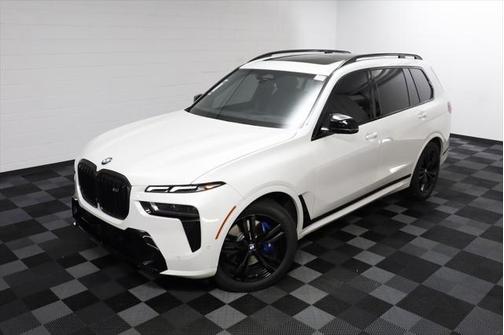 2023 BMW X7 M60i