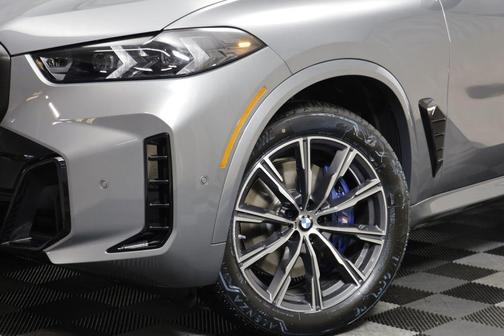 Skyscraper Grey Metallic 2026 BMW X5 xDrive40i