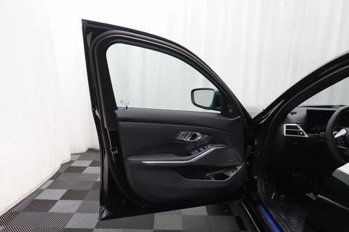 2026 BMW 330 i xDrive