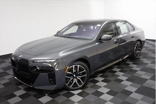 2025 BMW 740 i xDrive