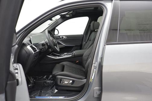 Skyscraper Grey Metallic 2026 BMW X5 PHEV xDrive50e