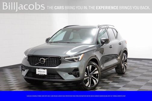2026 Volvo XC40 Ultra, B5 AWD Gas (mild hybrid), Dark