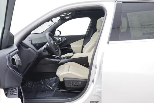 Mineral White Metallic 2026 BMW X3 30 xDrive