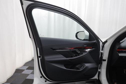 2026 BMW 550e xDrive