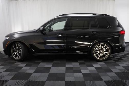 2022 BMW X7 M50i