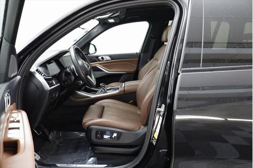 2022 BMW X7 M50i