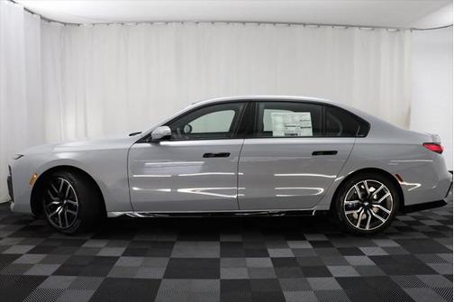 2025 BMW 760 i xDrive