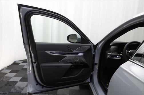 2025 BMW 760 i xDrive