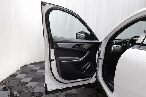 2023 Jaguar F-PACE SVR P550 AWD Automatic