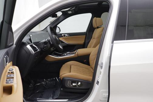 Mineral White Metallic 2026 BMW X5 xDrive40i